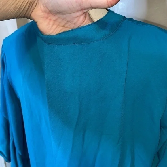 Vince Camuto Women’s Stunning Blue size Small Ruffle Bell Sleeve GUC Blouse Top - Picture 11 of 14